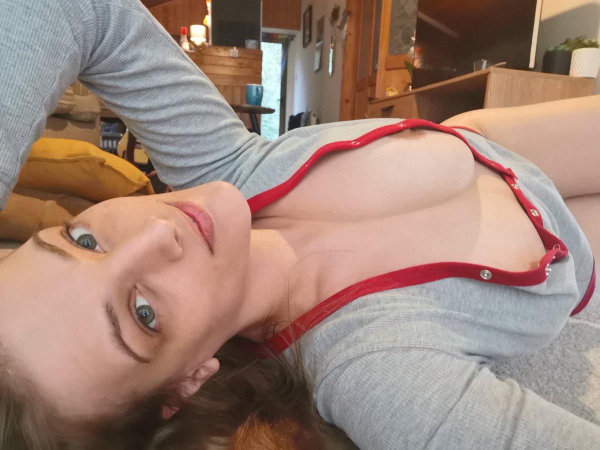 I’m a naughty freaky sexy hot lady