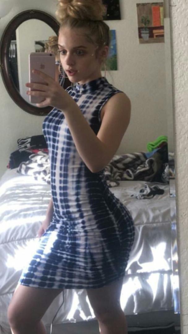 🍆🍑AVAILABLE FOR HOOK UPS AND FUN STUFFS 💦🍑