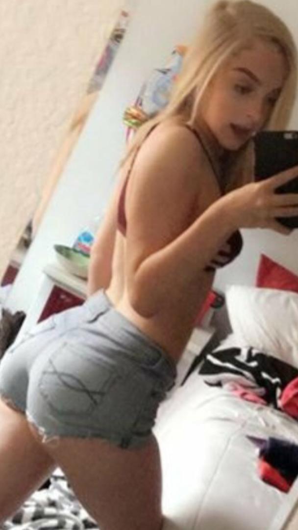 🍆🍑AVAILABLE FOR HOOK UPS AND FUN STUFFS 💦🍑