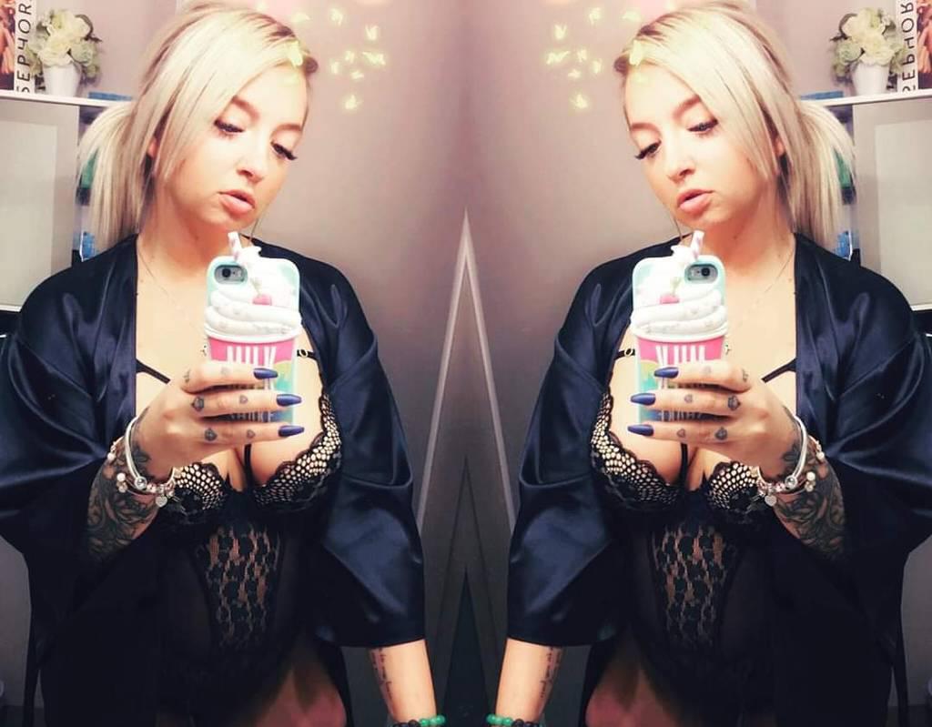 Hailey lil cutie with a bootie