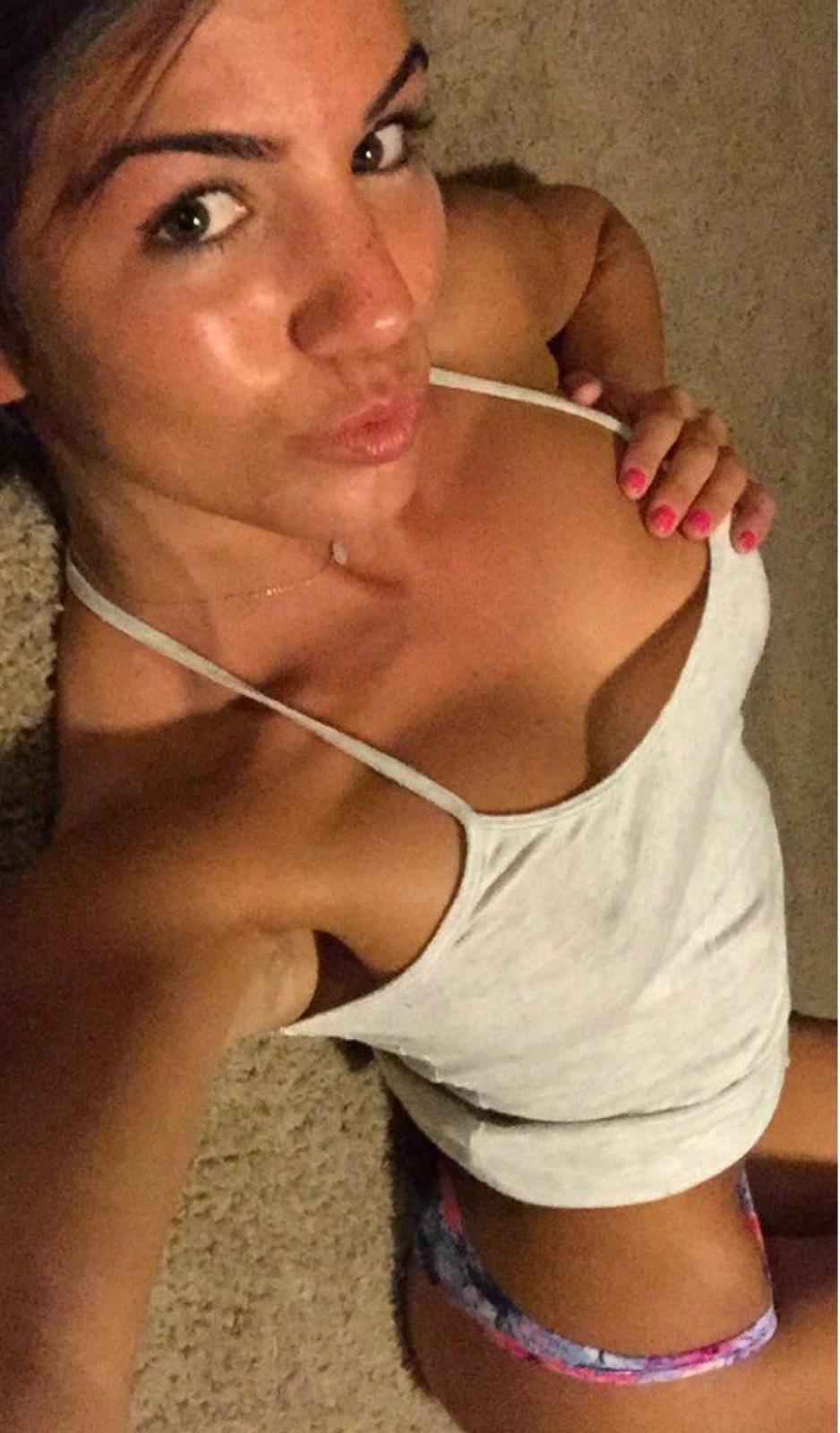 SNAPCHAT (dreypf22) AM AVAILABLE FOR HOT SEX AND DISCREET FUN 🤩