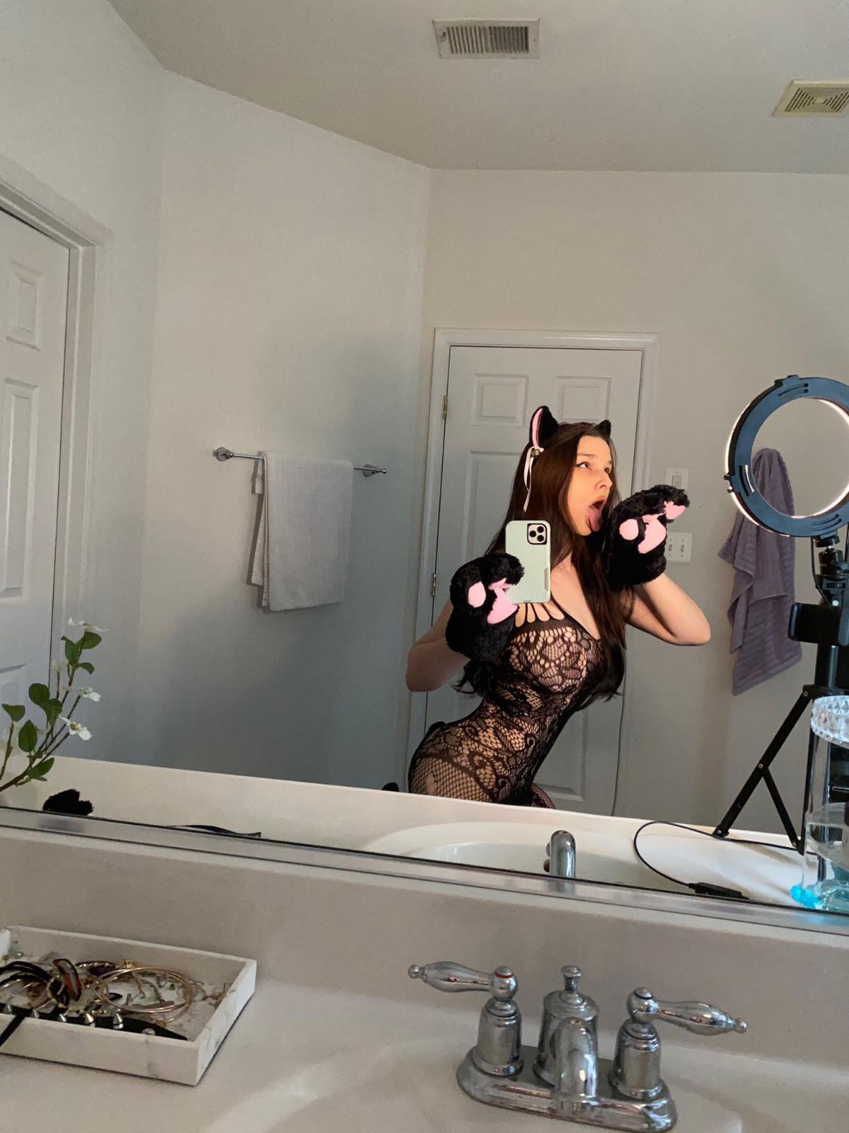 I’m available for hookup and fun