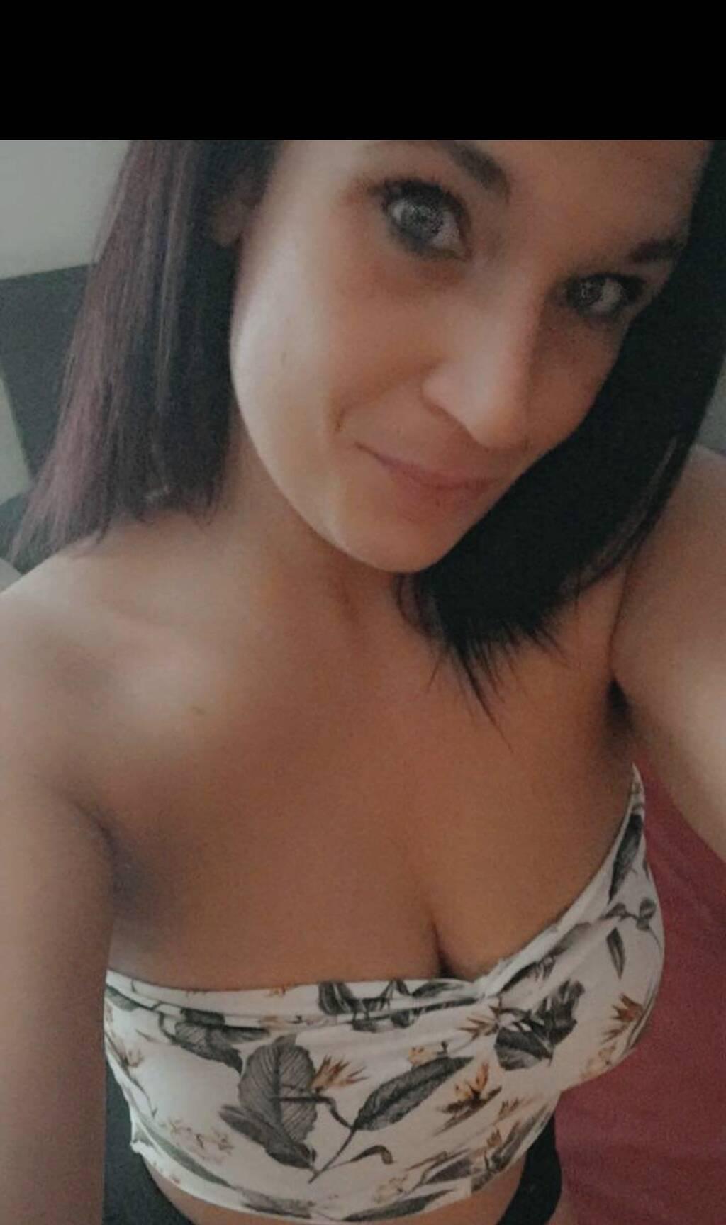Busty Brunette Full GFE