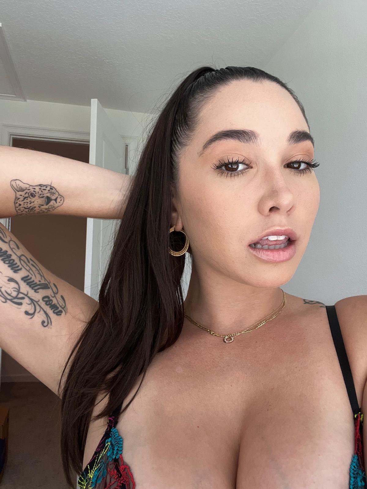 I’m Theresa, available for hookup only