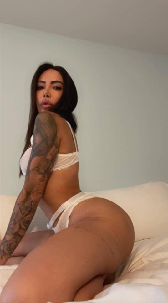 Escort available for hookup 👅💦