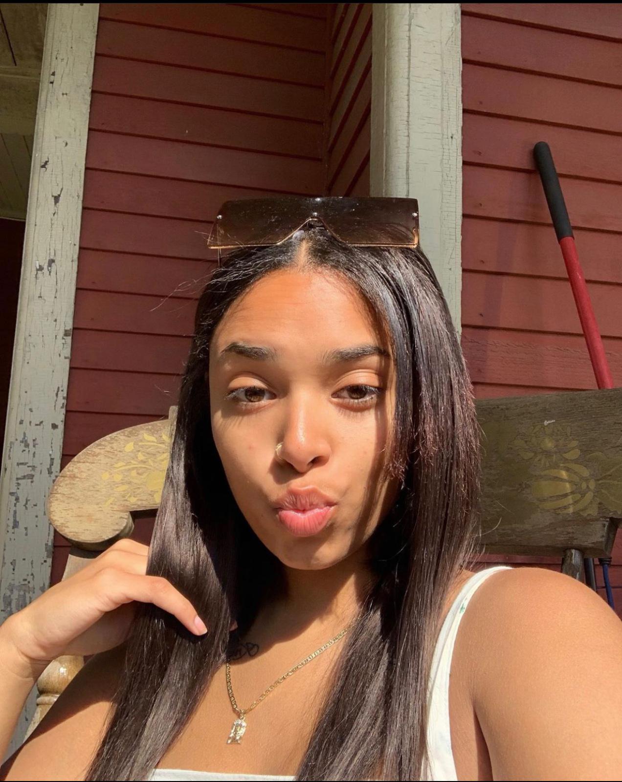I am available to meetup and looking for fwb text me +19193740025
