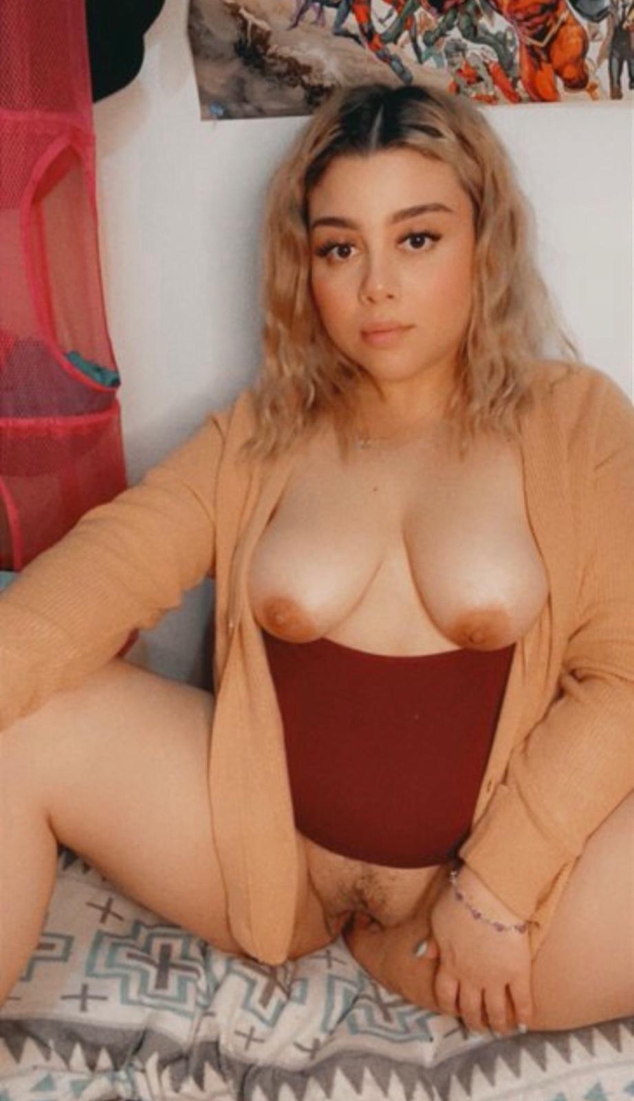 SNAPCHAT: clarajames4547 🍑💋I squirt a lot 💦 and ready for fun 🥵🍆