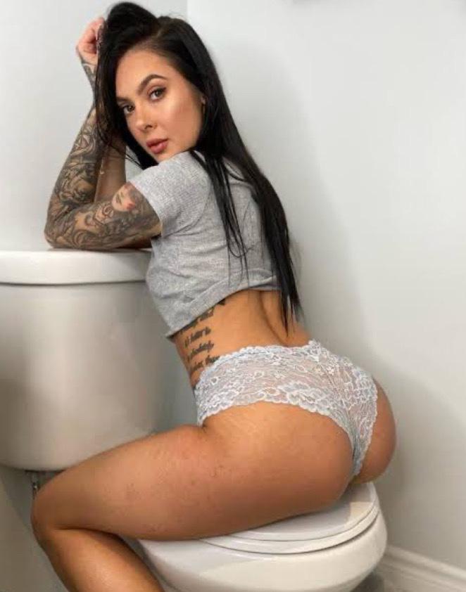 Available for hookup 24/7 hit me up for sweet and reliable sex