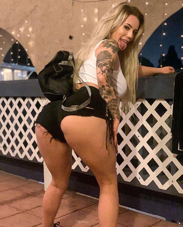 I’m Available For Hookup HMU to satisfy your urge 👅🍑😘🍆
