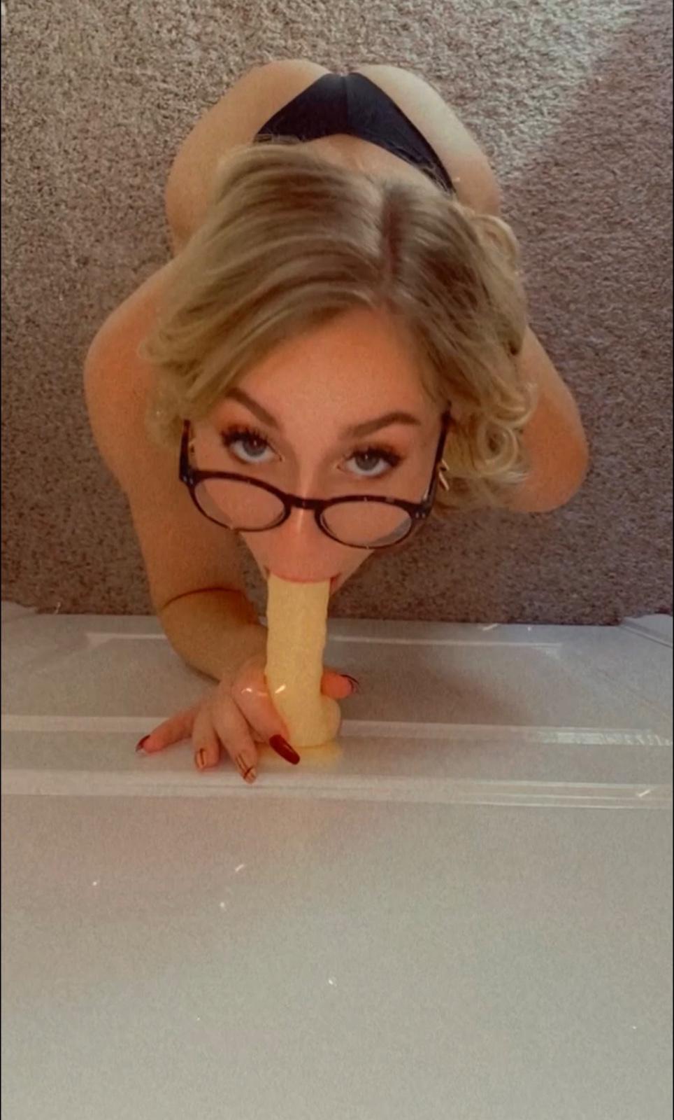 Wanna fuck?? Hit me up now👅👅🍑🍑💦💦🥹🥹