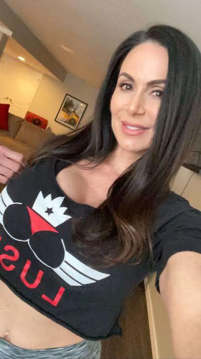 Wet and juicy pussy 👅👅💯🍆🍆🇨🇦🍑