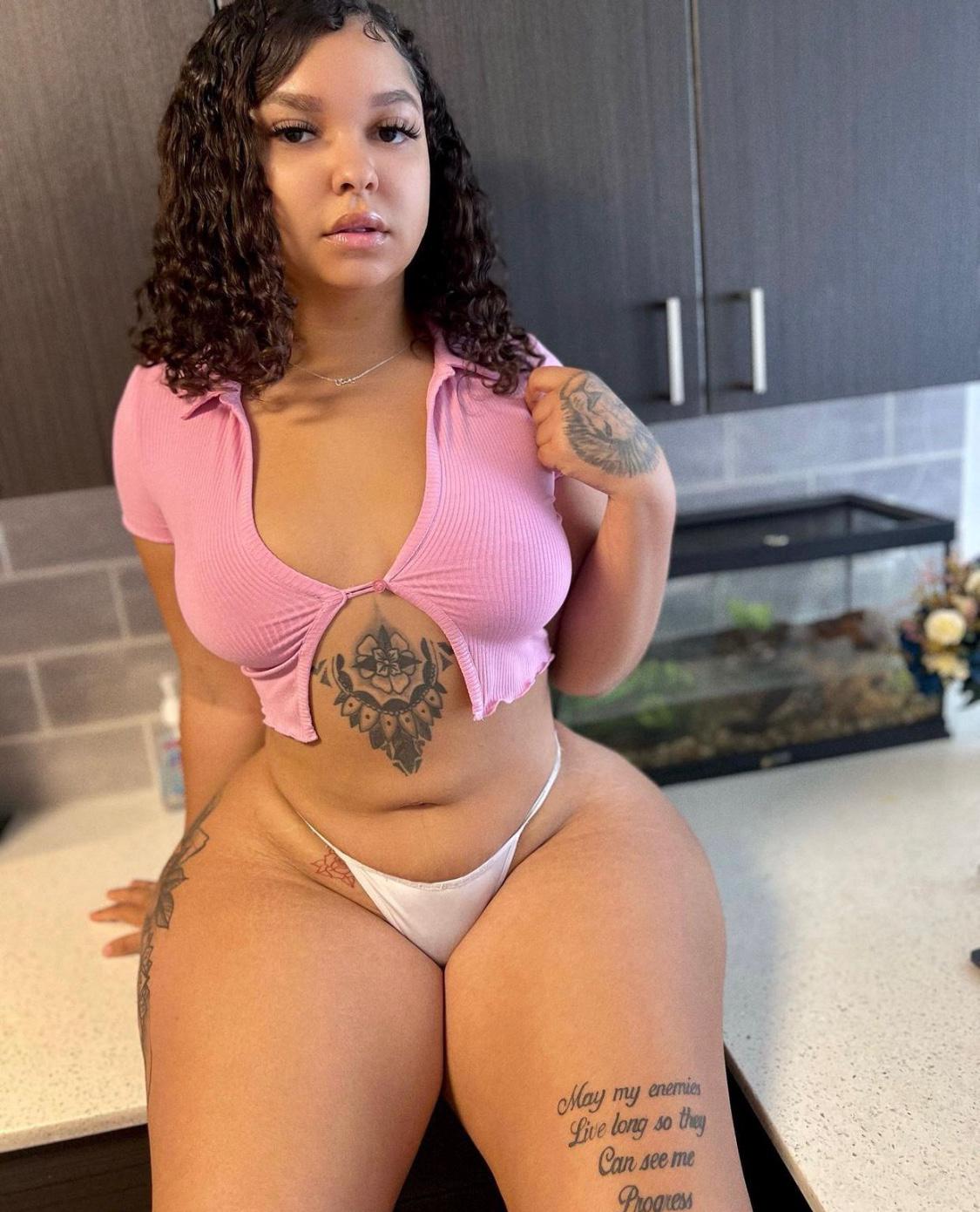 Bad Bitch👅💦but you know I’m Classy🤤😍💯