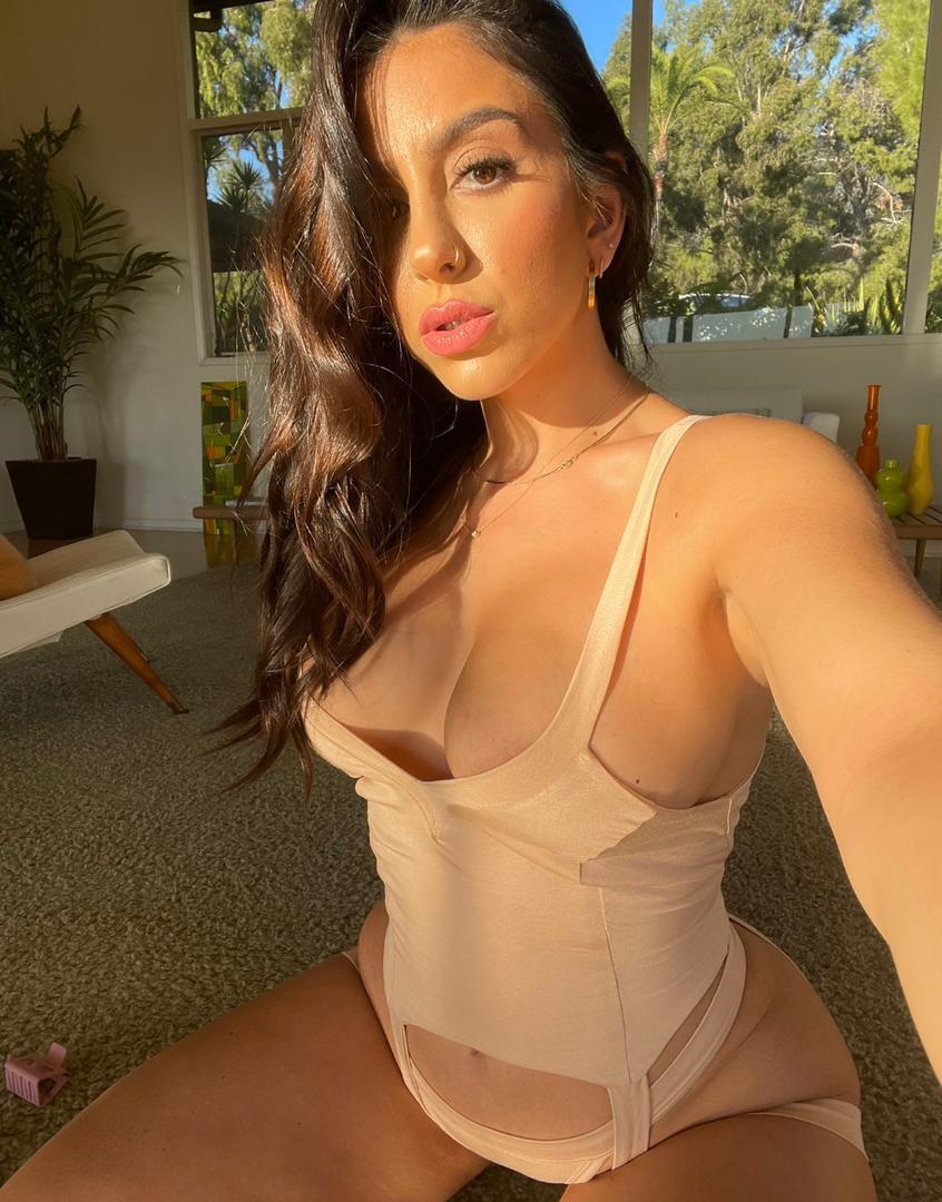 Hot🥵🥵
