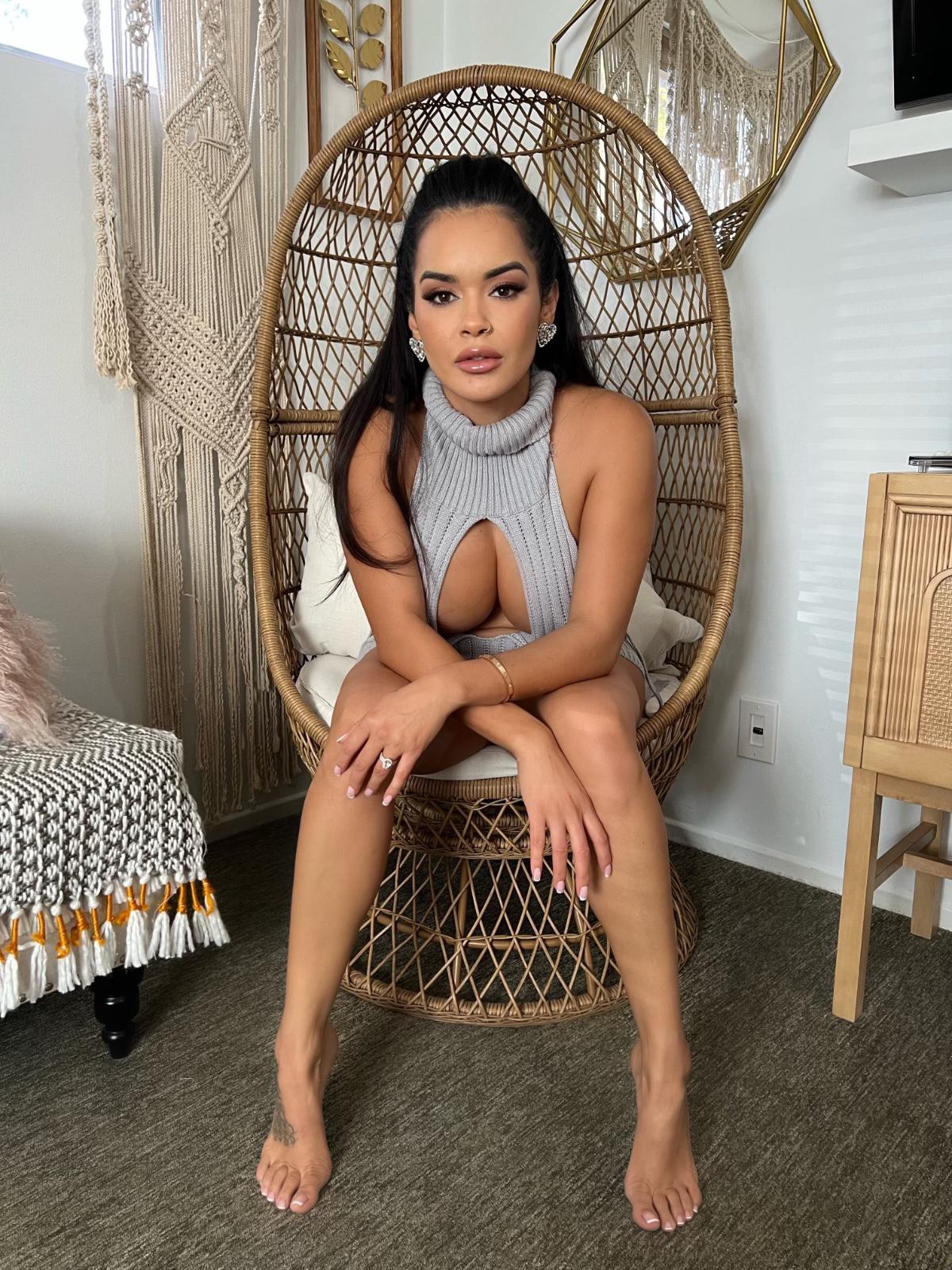 NaughtyAssDaisy
