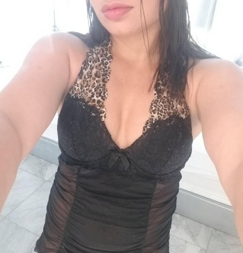 Exotic beauty! massage included! extras available cum play