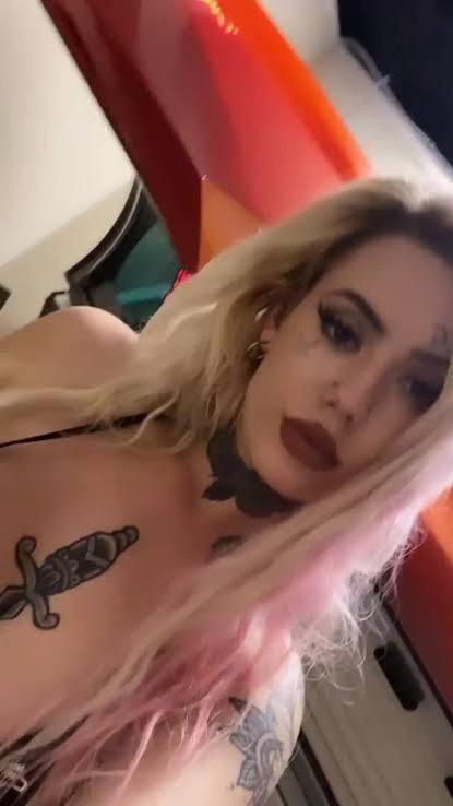 Available for Mature Minds Hookup HMU 👅🥰🍆