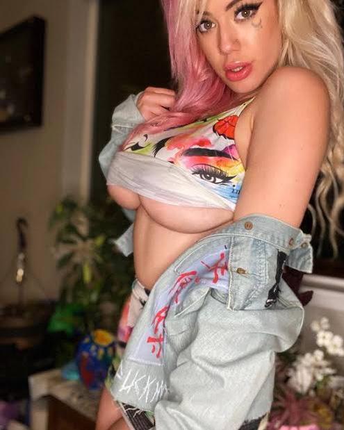 Available for Mature Minds Hookup HMU 👅🥰🍆