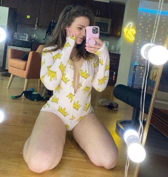 NAUGHTY CINDY SERVICE
