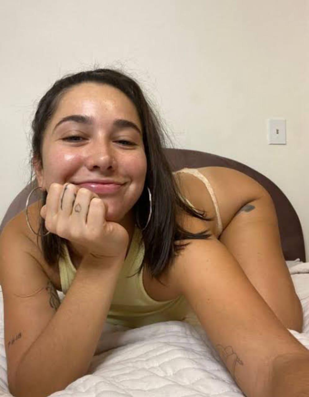 Hi dear… I’m Theresa and available for hookup only