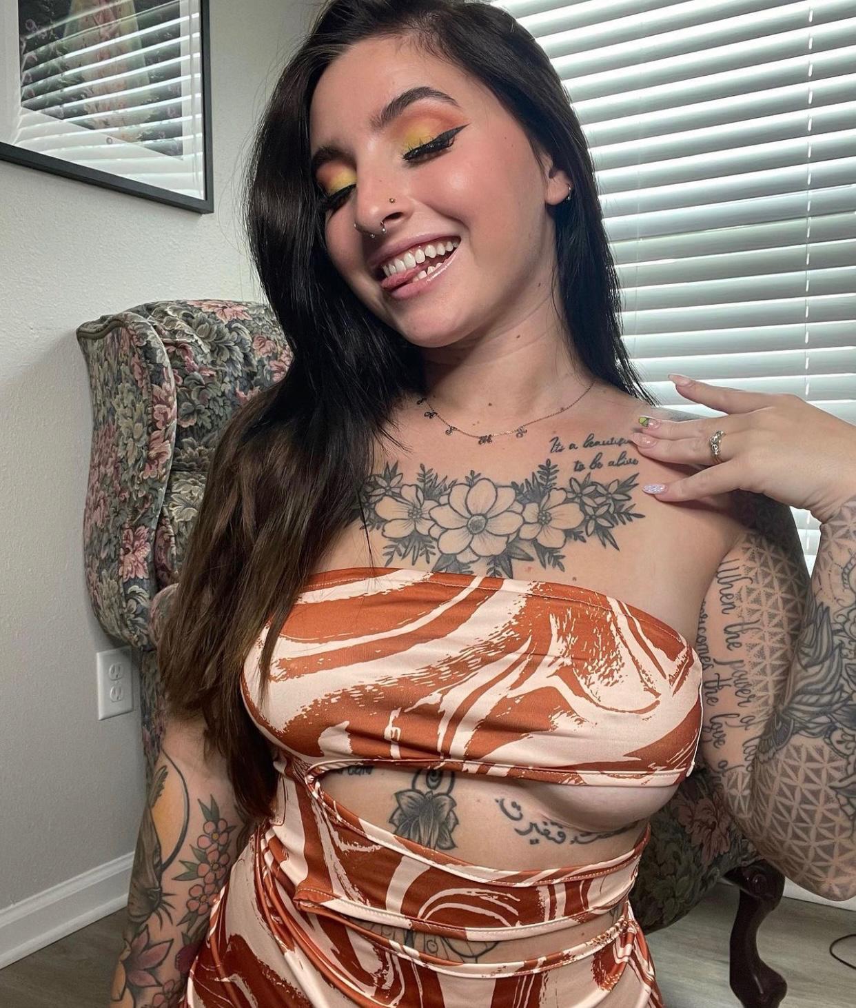 HOOKUP SEX AND SELL DRUGS 🍑🍑🍑😘😘😘