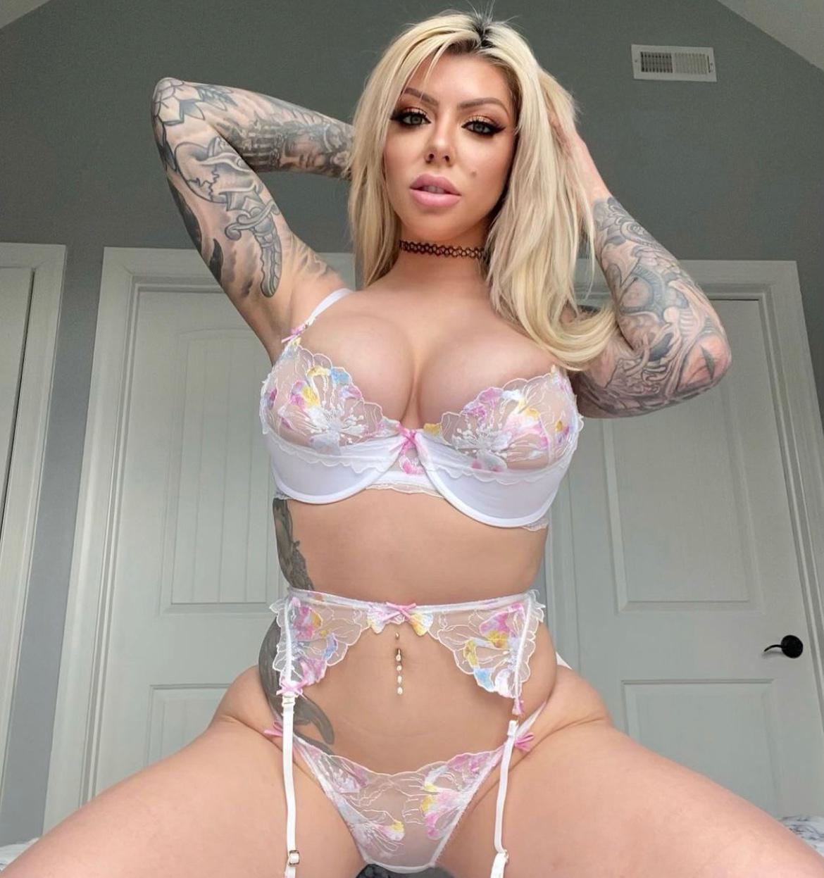 HORNY AND WET💦🤤CLEAN T!TS AND PUS$Y👅😻 Text me here, (438) 266-1604