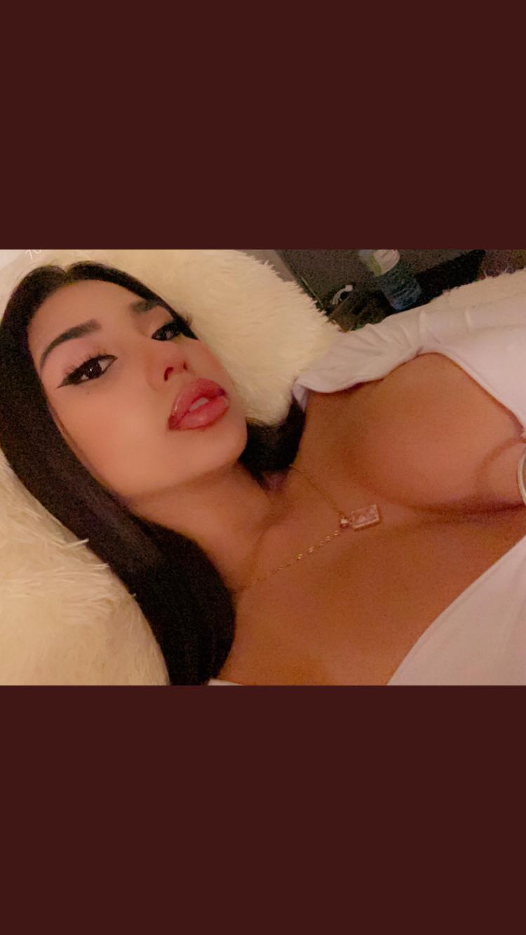 Service 😋 Your Place 😋Or Mine😋Ready Now😋TEXT ME NOW! +13045032505