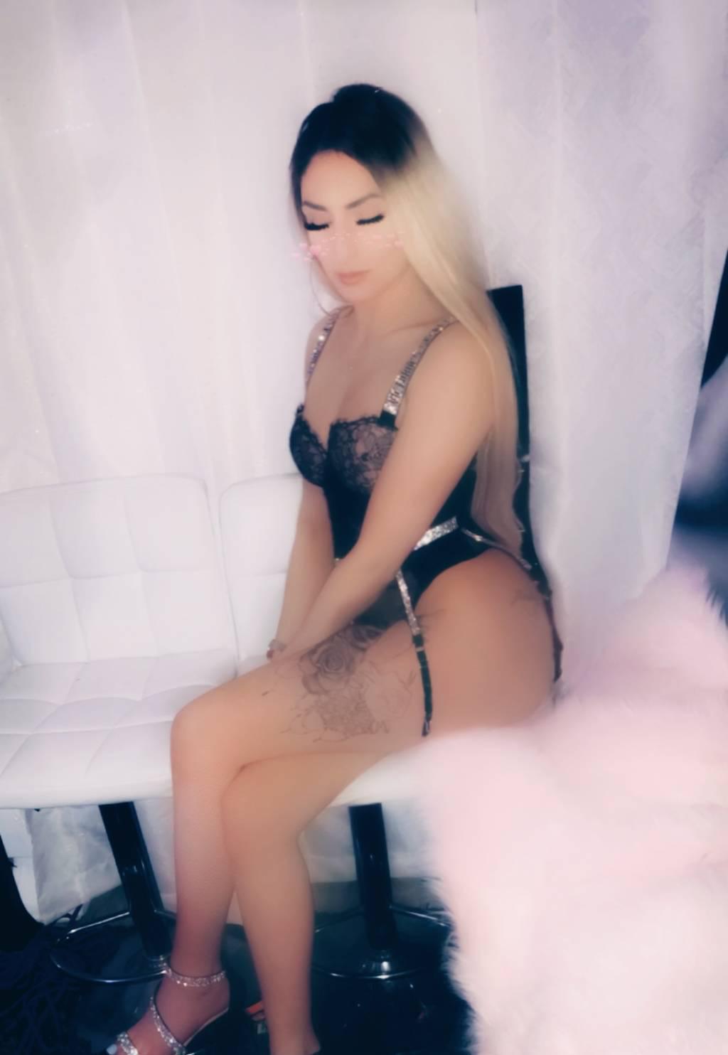 ♡ - Big booty, luscious lips, you can come & taste this