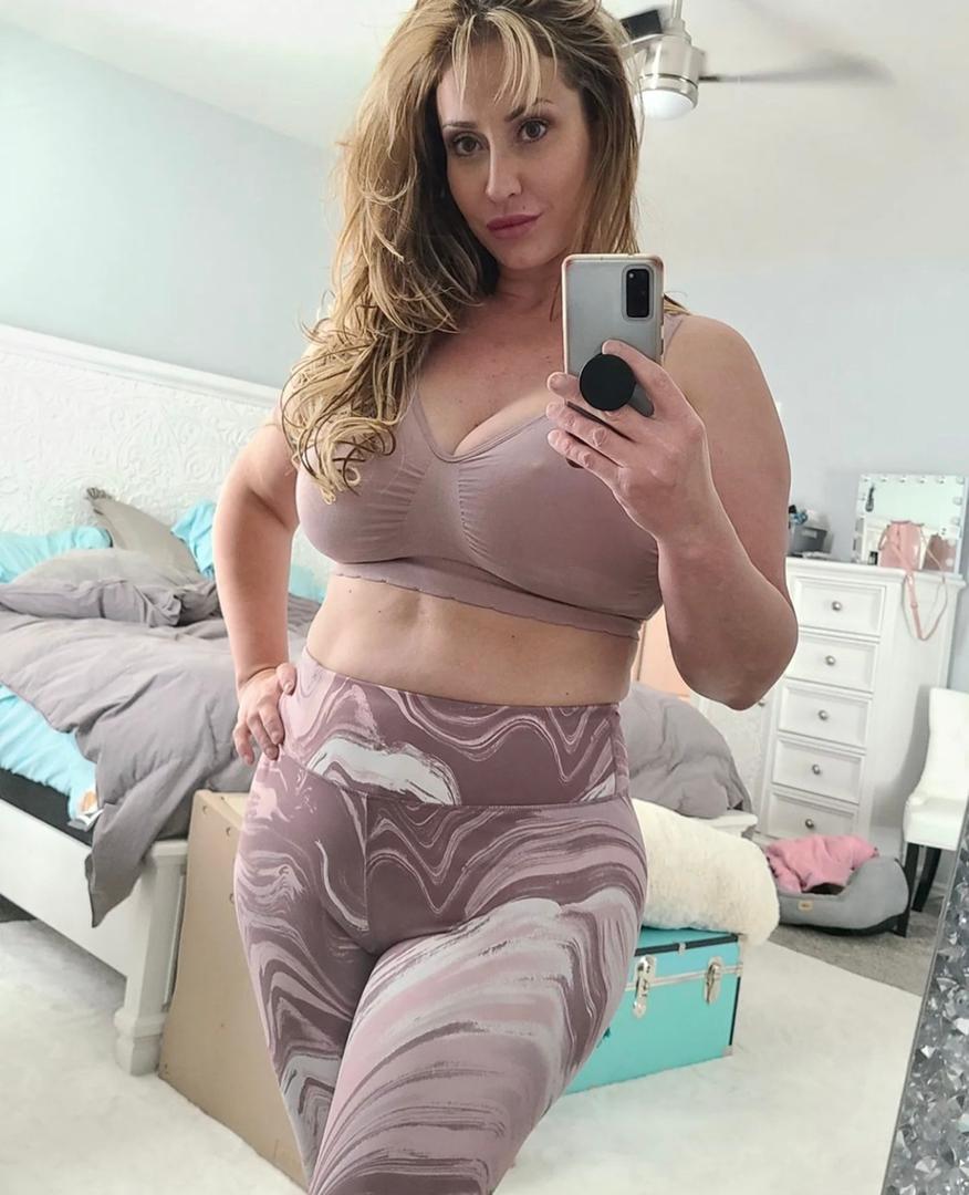 Hot and sweet🍆🍑