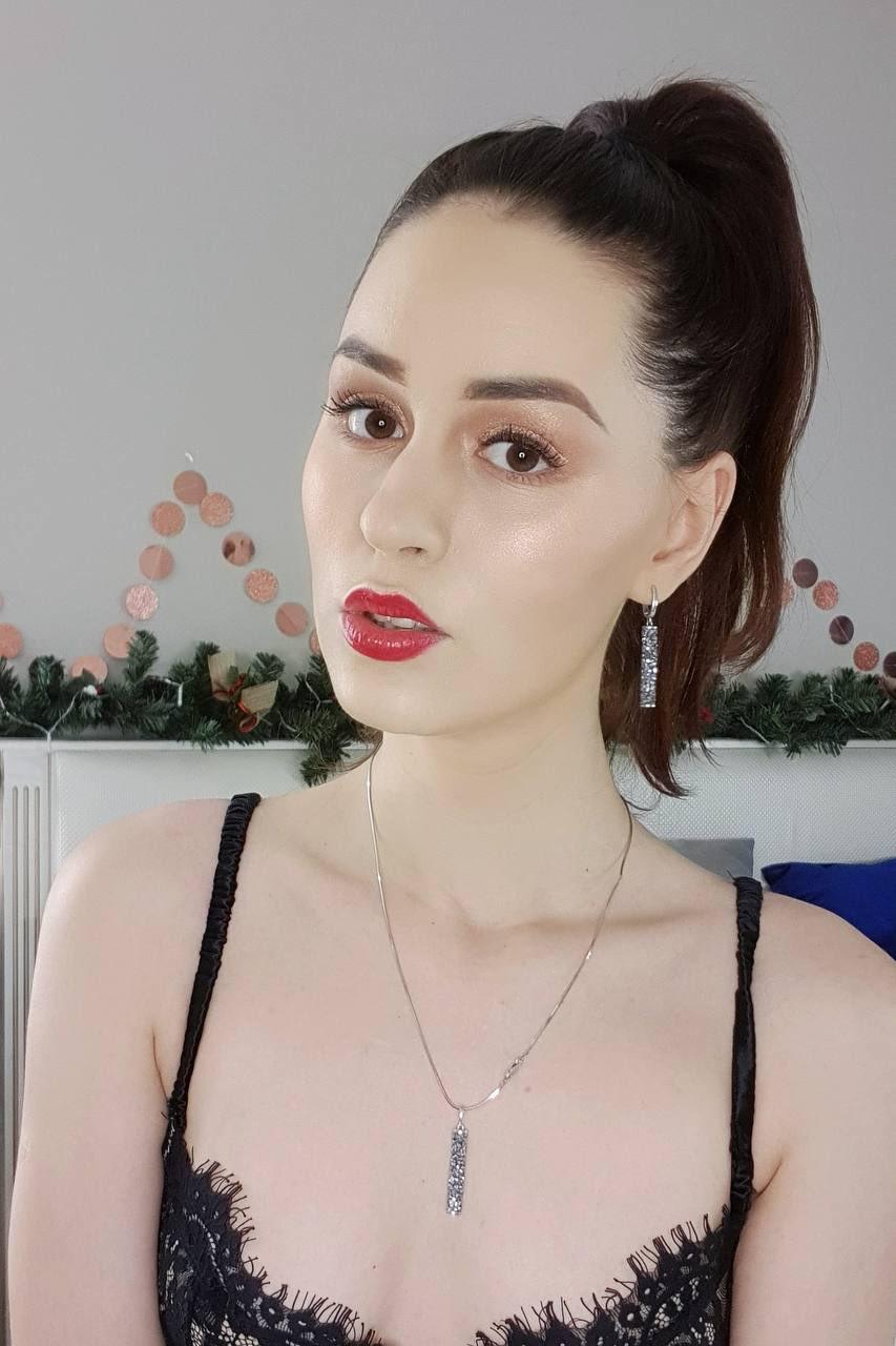 I’m available for both incall and outcall services