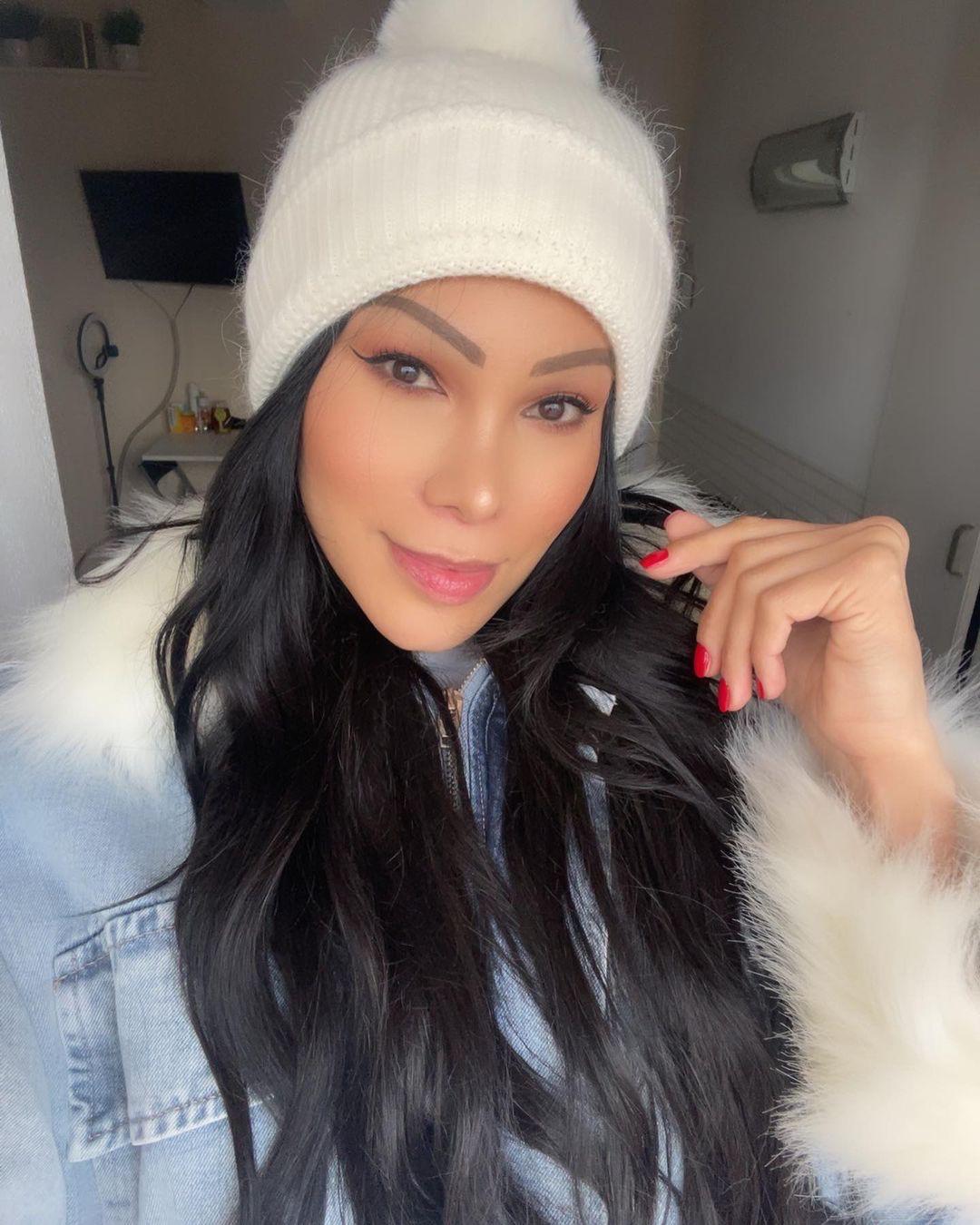I’m sexy hot girl Your age doesn’t matter I’m available 24 hours In call and out