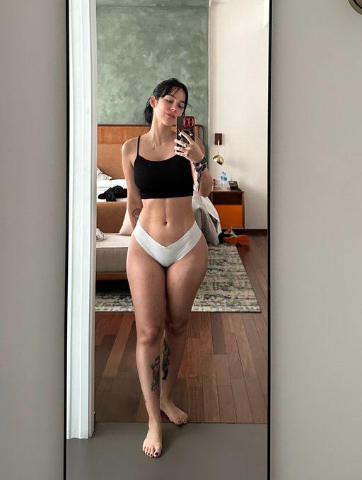 Hey I’m Jenifer add me up on Snapchat: jeniferlori79 for hookups