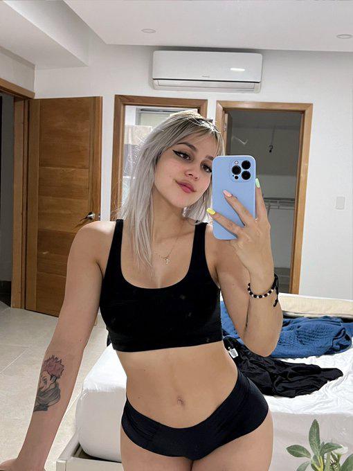 Hey I’m Jenifer add me up on Snapchat: jeniferlori79 for hookups