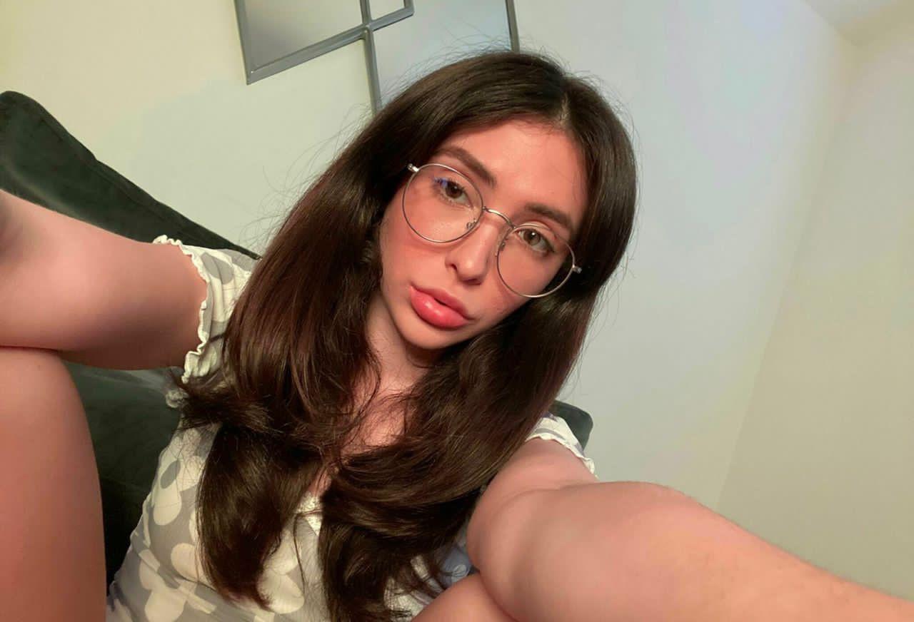 Available for hookup 🍆🍑💦