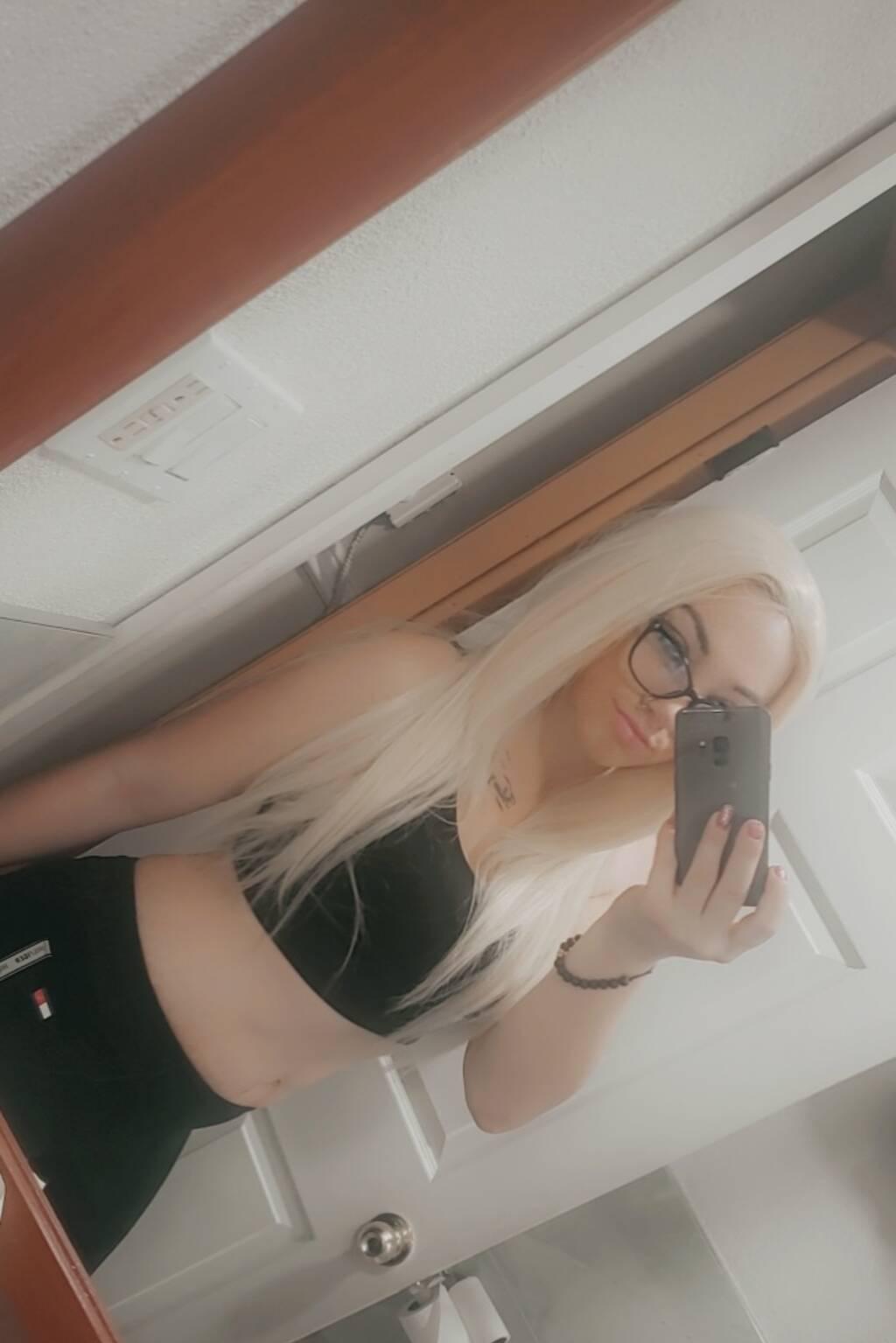 Sexy Samantha call me for a night you'll never forget !!