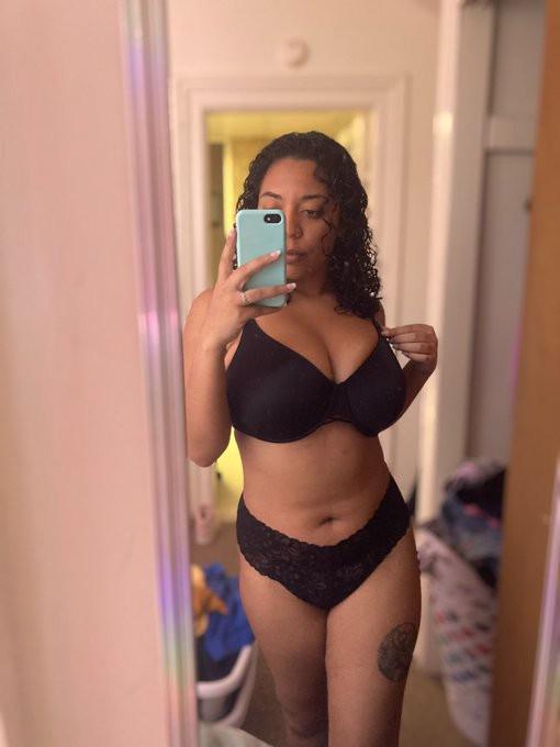 Hit me up for massages, date hookup girlfriend experience and car meets🍆🍑