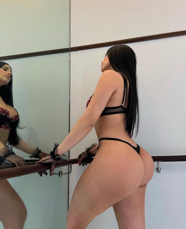 Private escort/ masseuse