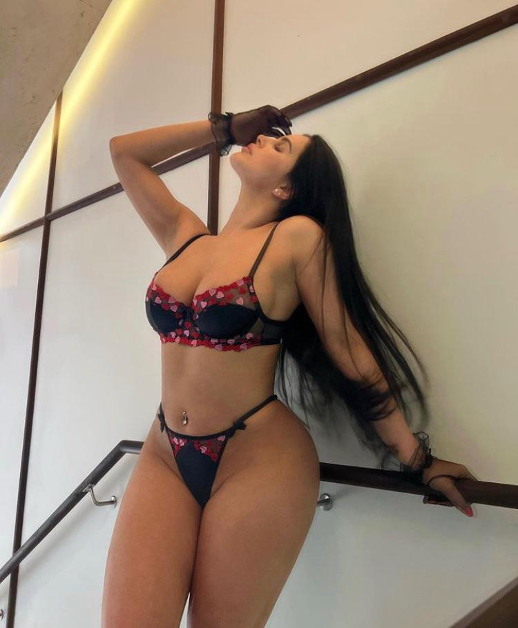 Private escort/ masseuse