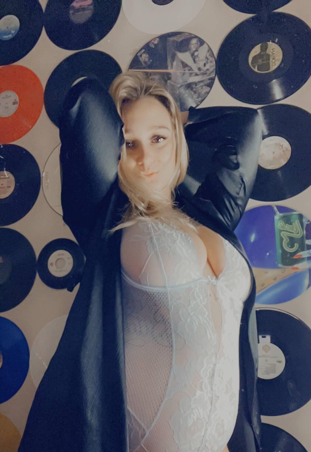 super horny young girl incall & Outcall