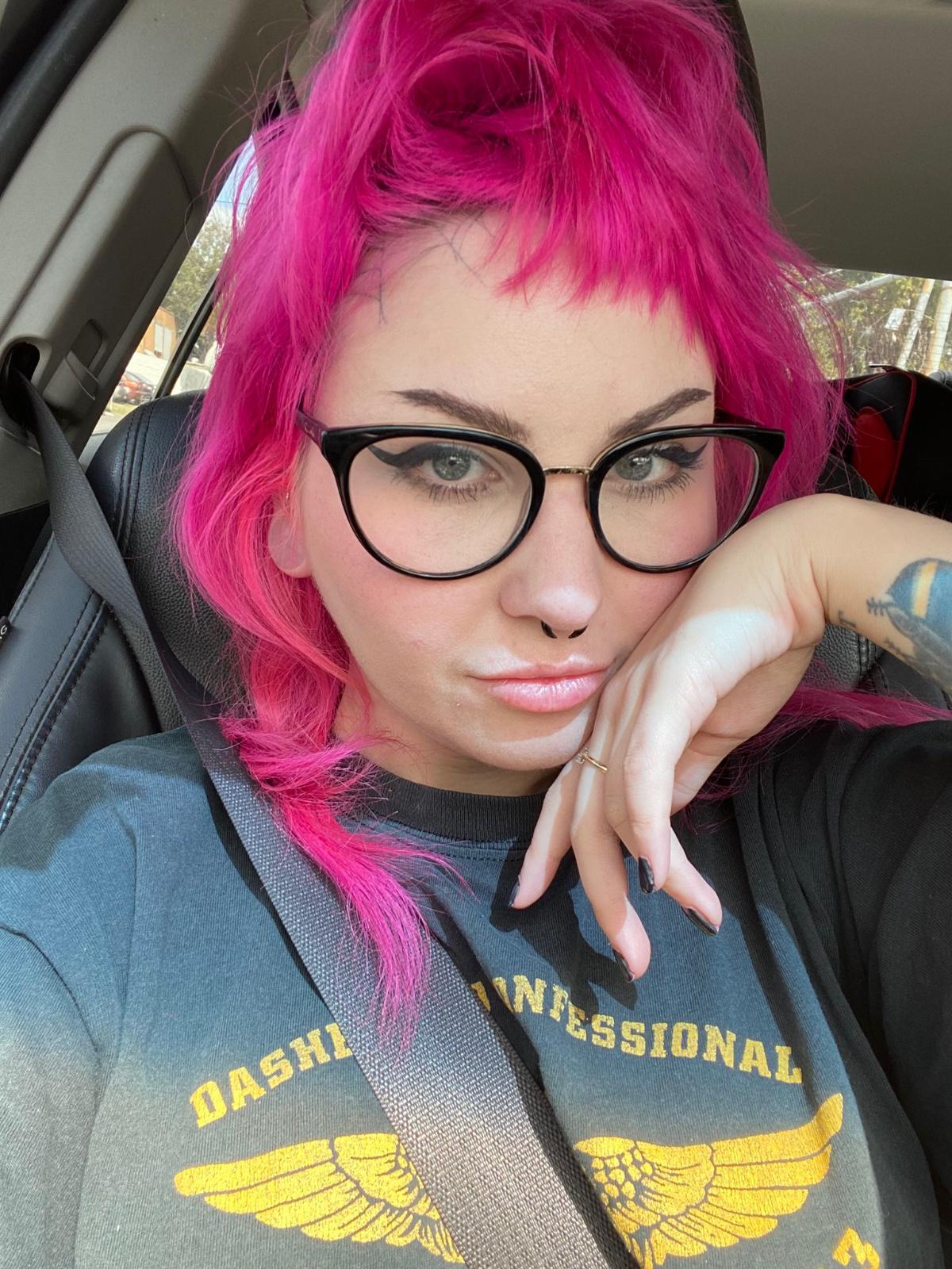 I am available for both incalls and outcalls,HMU on snap :Eliza_sexy123