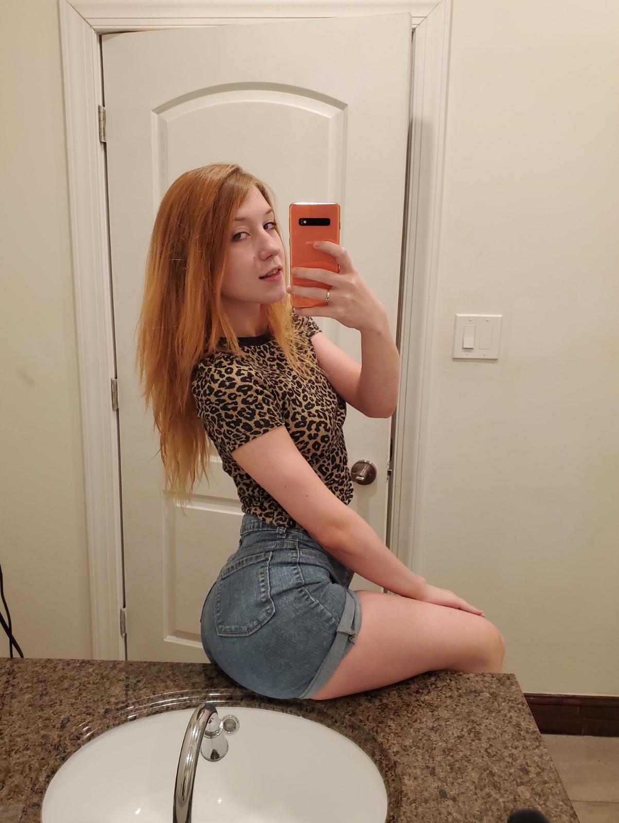 Sexy redhead 💯🍆🍑💋👅
