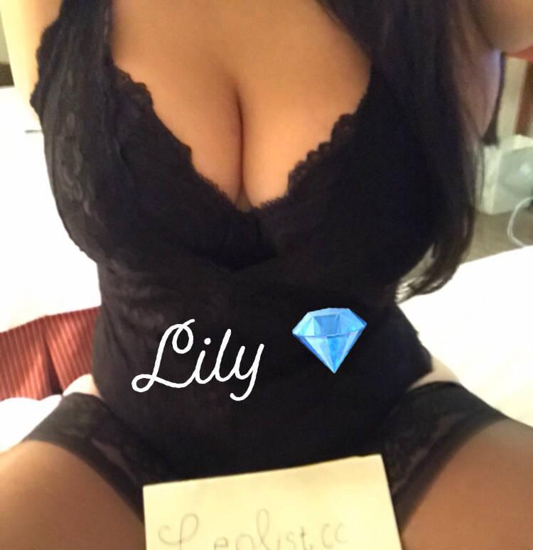 $80 Special (Barrie Incalls Only) Tempting & Natural Breasts
