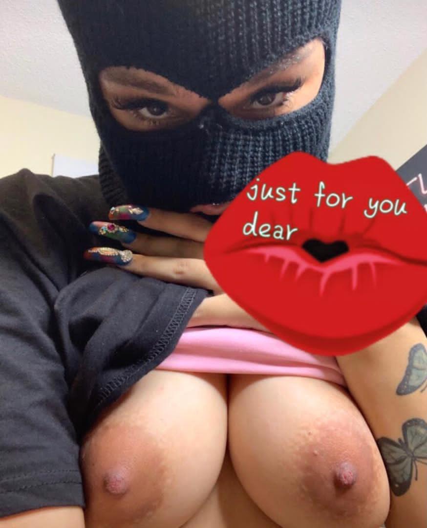 SNAPCHAT: Celestialbe2095 👅🍆🍑💋 I Offer Bareback , and ready for fun