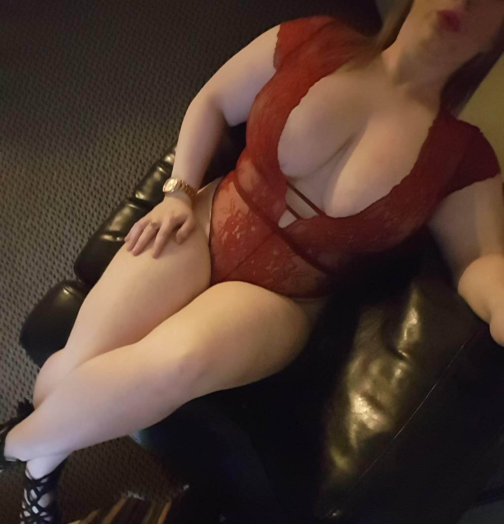 Last day guys !! BBW blondie with Luscious Curves