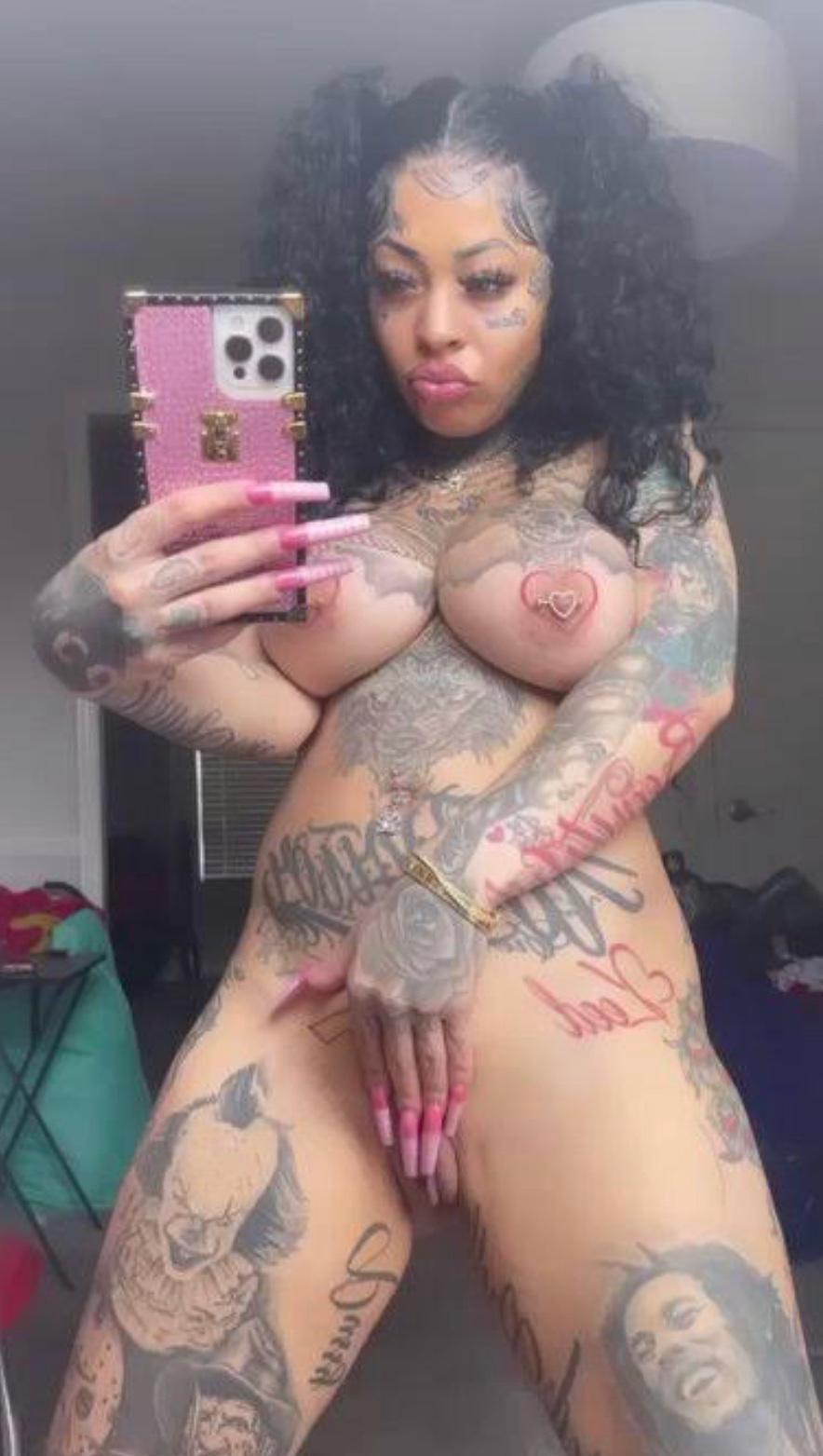 Let’s hookup & fuck 👅🤩 add me on snap 👻kathypeacock408