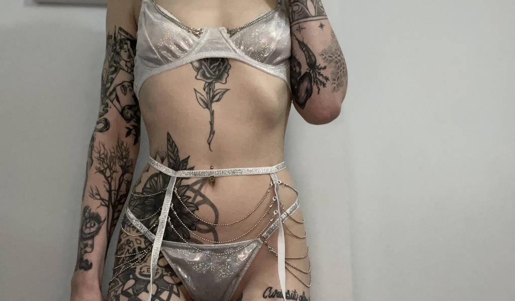 ♡♡ Inked Bratty Tease♡♡