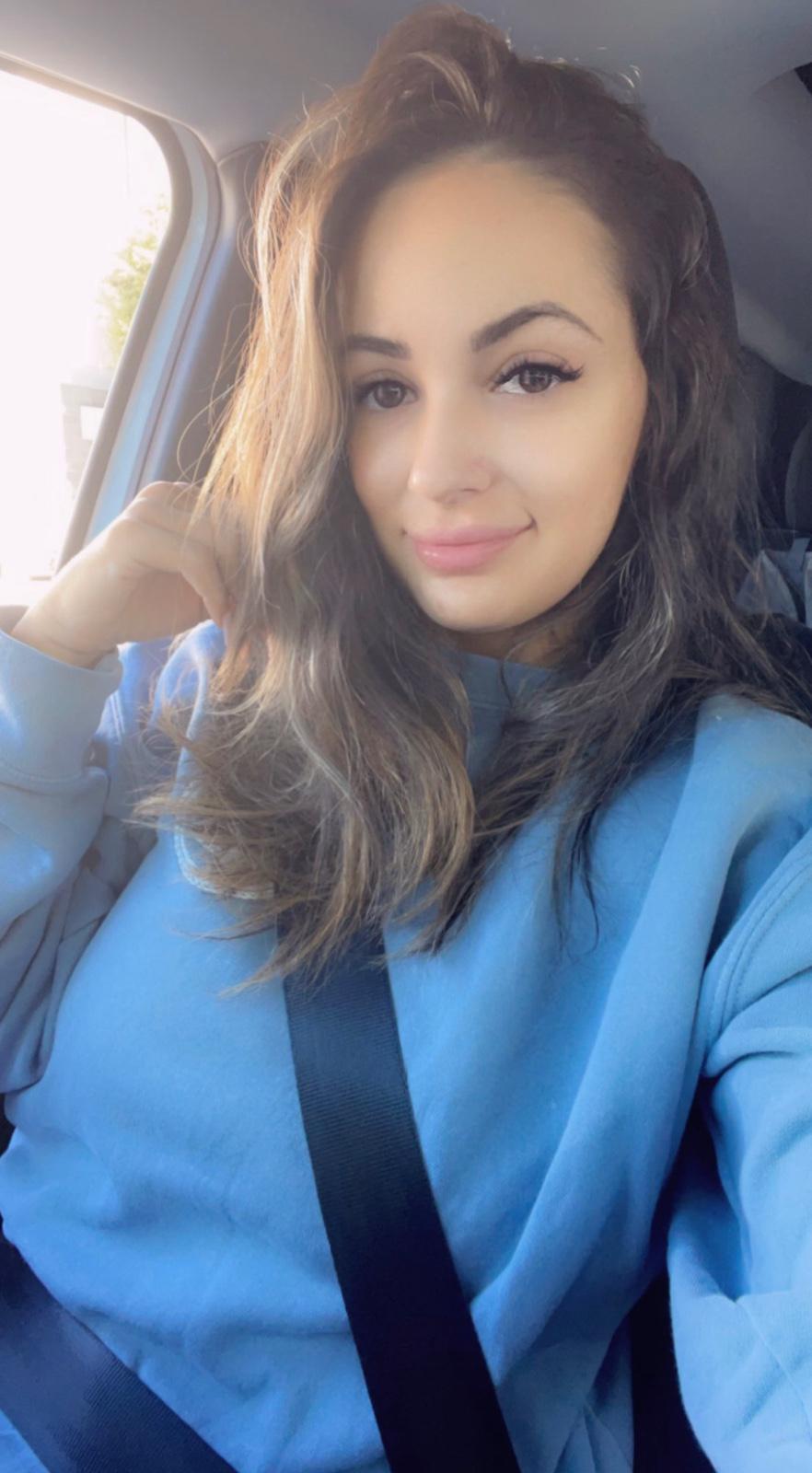 Escort available for hookup