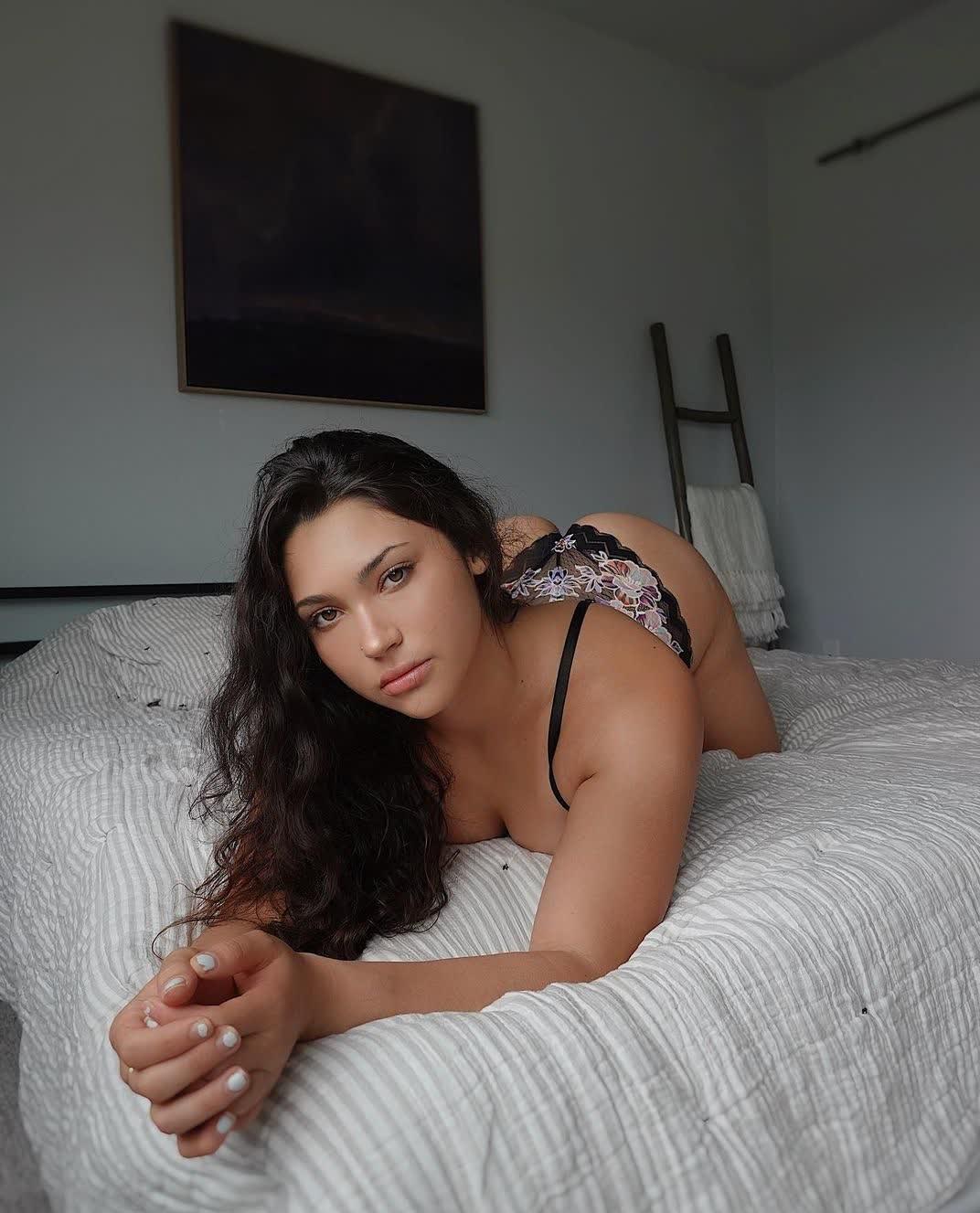 HONEY AND READY FOR ALL 💯 I DO ANY KIND OF STYLES BBJ,BBW,ANAL💯