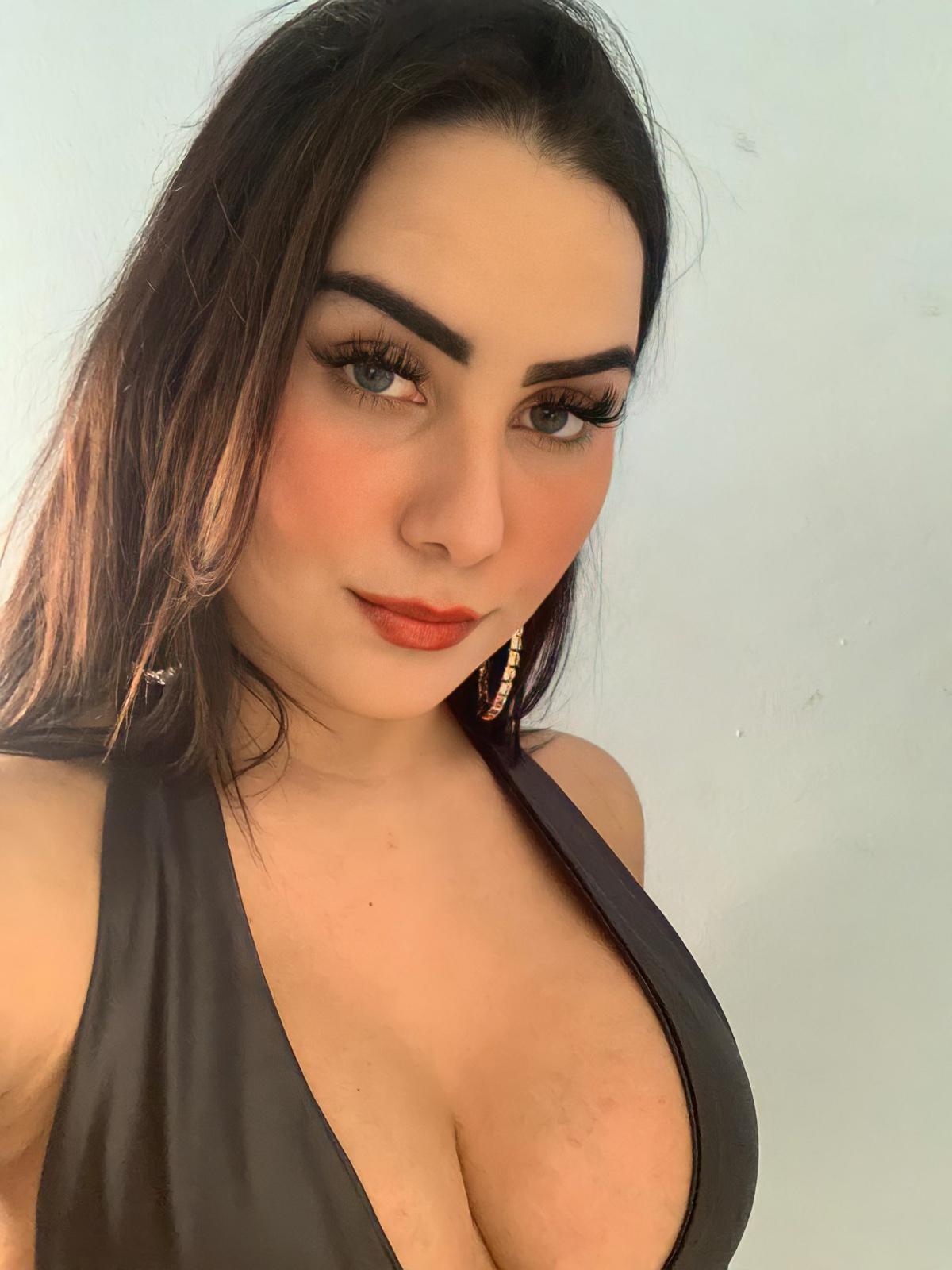 I am shelly and im ready to give you hot sex 🍆🍑Snapchat: Potwell12