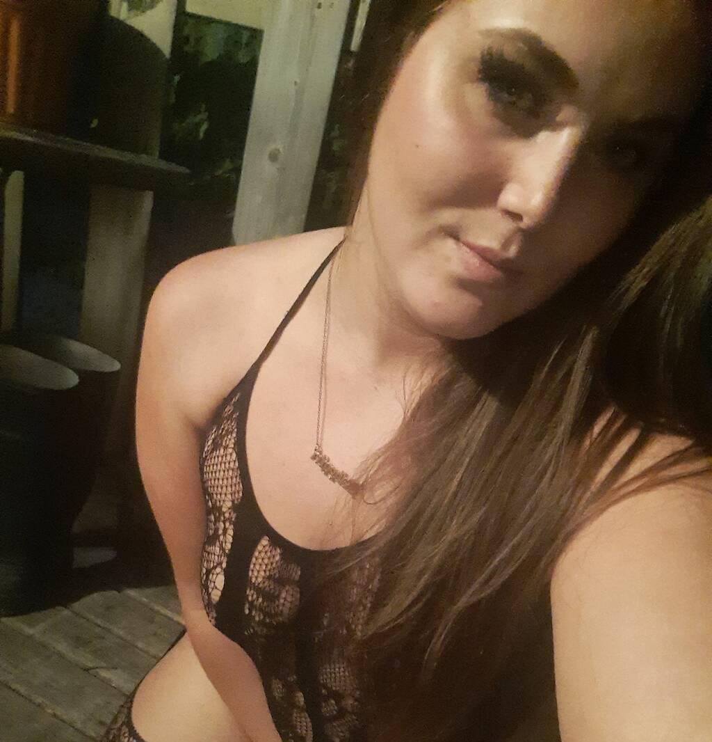 Eager to please Slut xo Incalls!