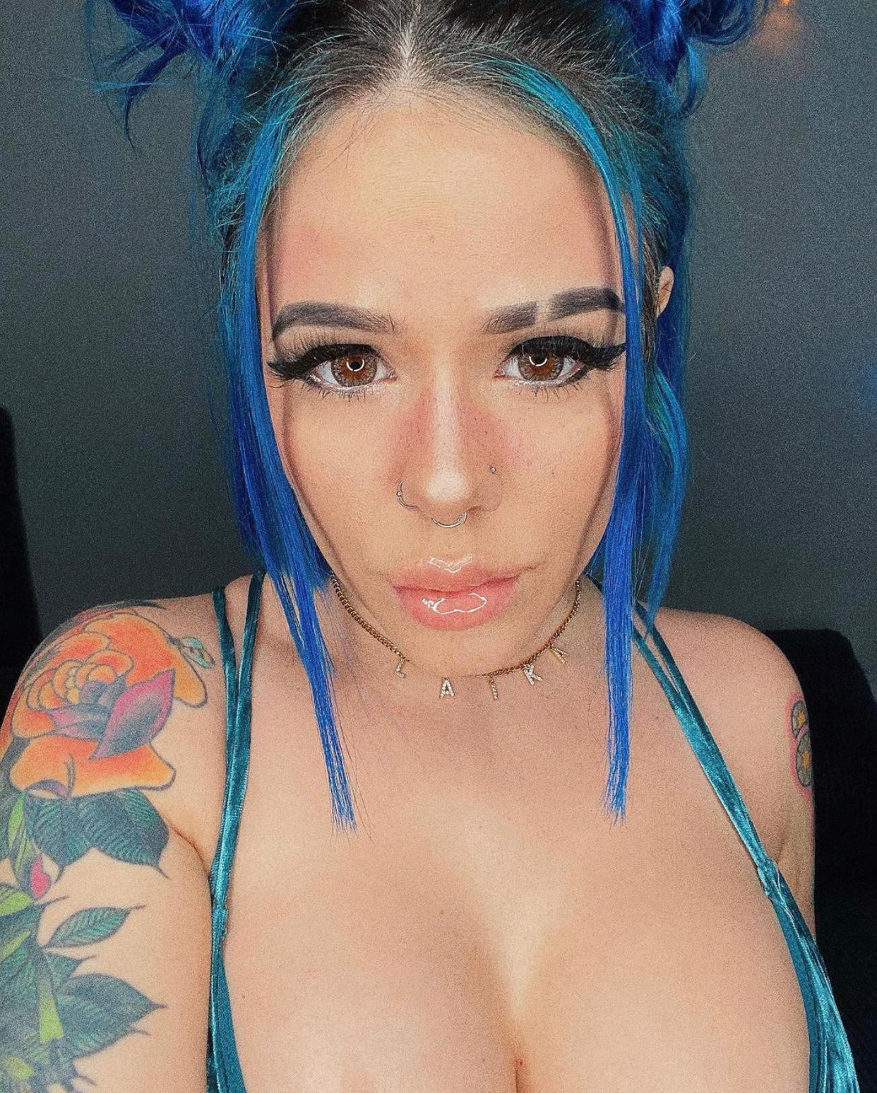 I’m available to get fucked suck and deepthroat dicks and also swallow loads